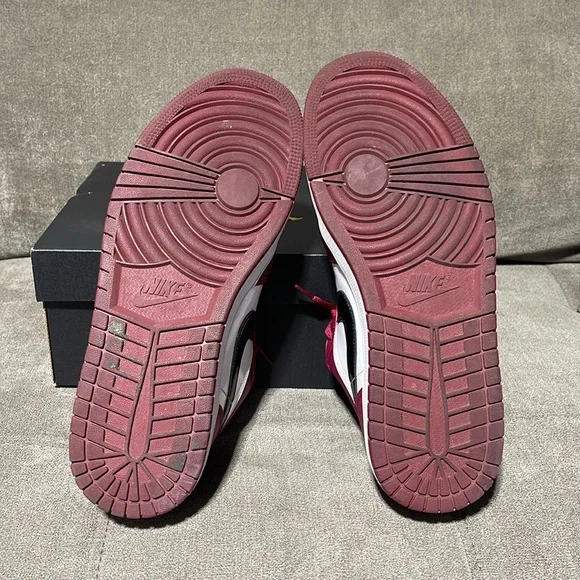 🥰🥰Nike Air Jordan 1 Low Noble Red/Black-White🥰🥰 - Picture 9 of 9